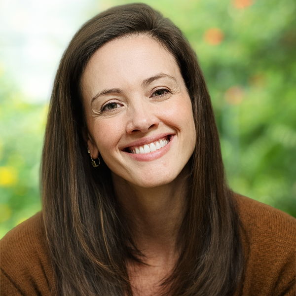 Portrait of Lindsay Buckwell.